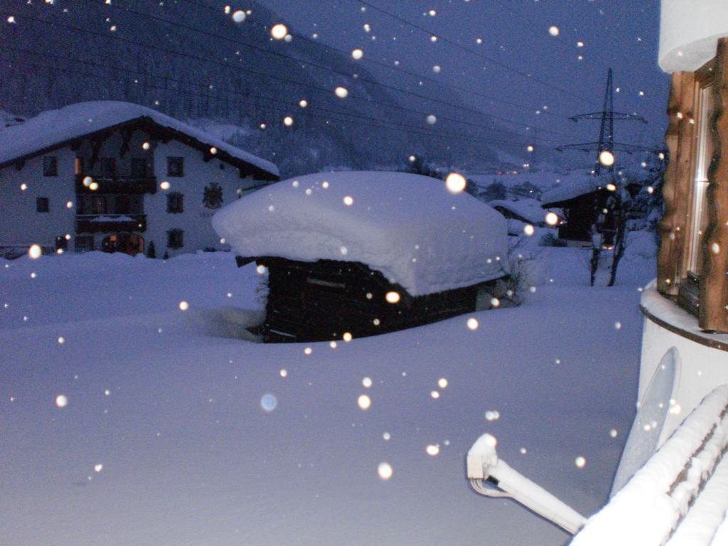 Haus Mattle Daire Pettneu am Arlberg Oda fotoğraf