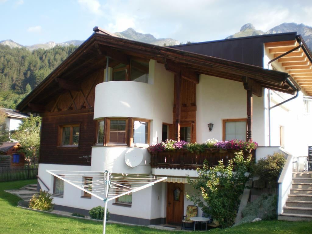 Haus Mattle Daire Pettneu am Arlberg Oda fotoğraf