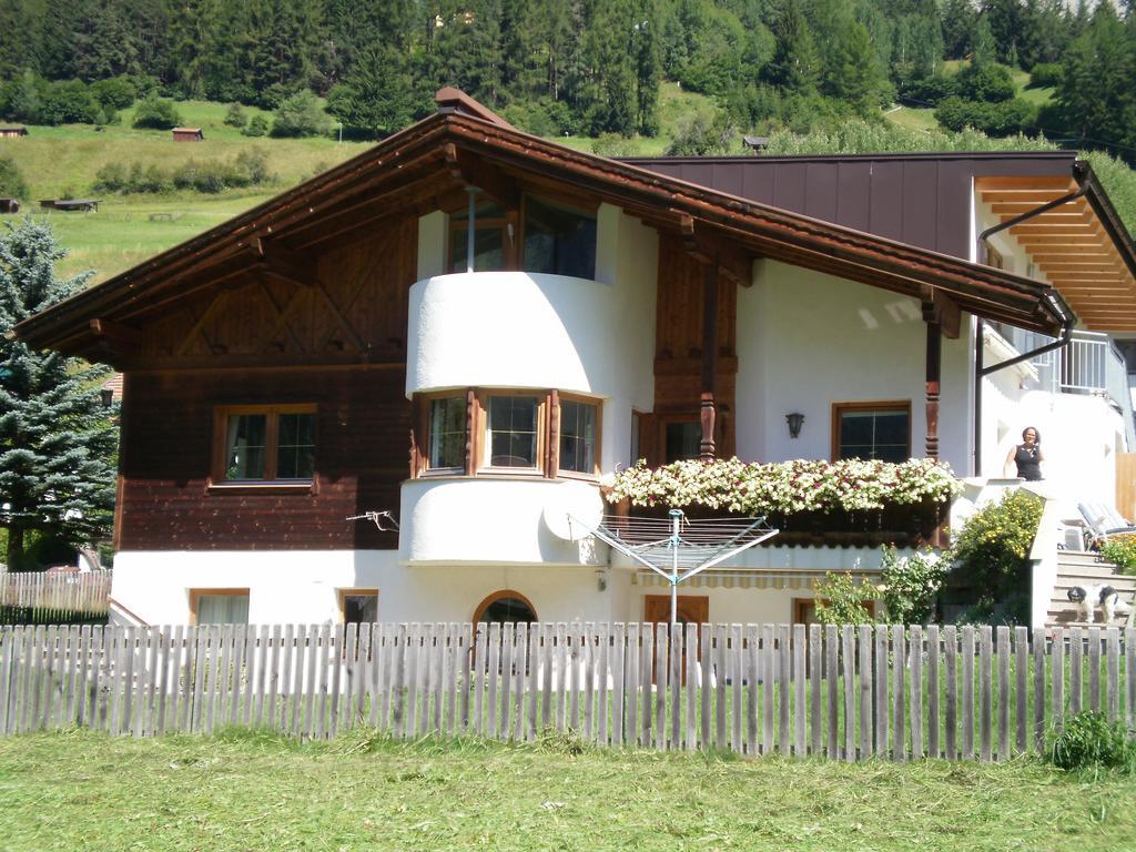 Haus Mattle Daire Pettneu am Arlberg Oda fotoğraf